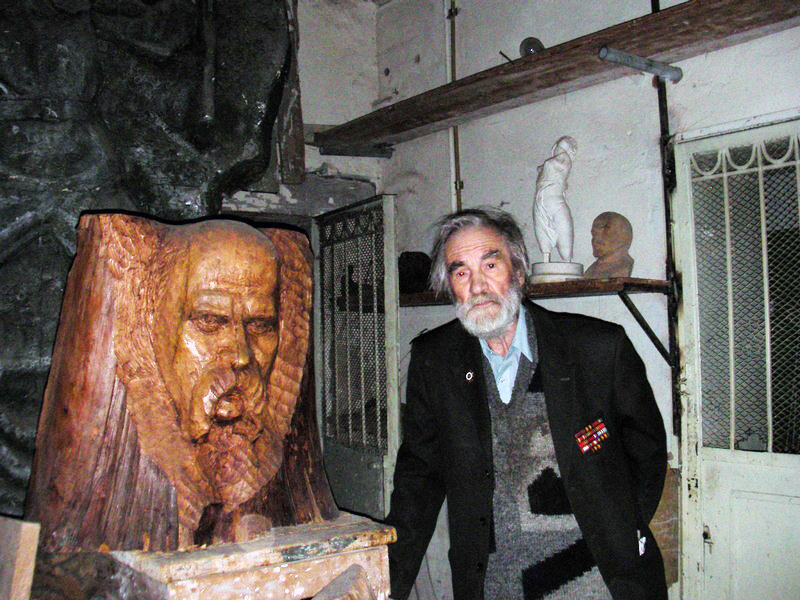 «Т. Шевченко». 1969. Дерево, різьблення